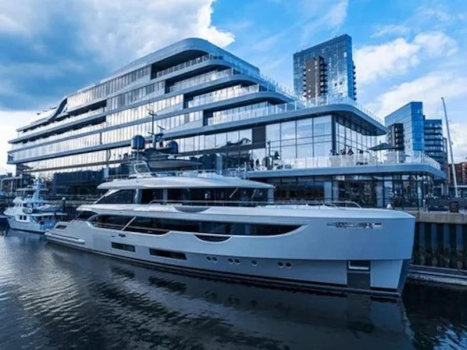 1-Bed Flat In Ocean Village Southampton Exterior photo